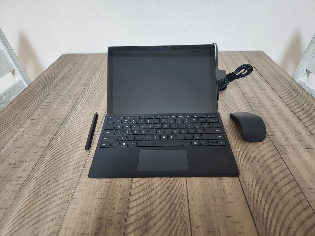 Surface Pro 7 (Laptop) + Accessories