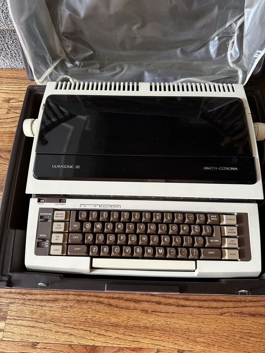 Portable Electronic Typewriter - Smith Corona Ultrasonic 3 $50
