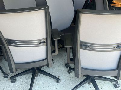 SitOnIt Amplify Chairs