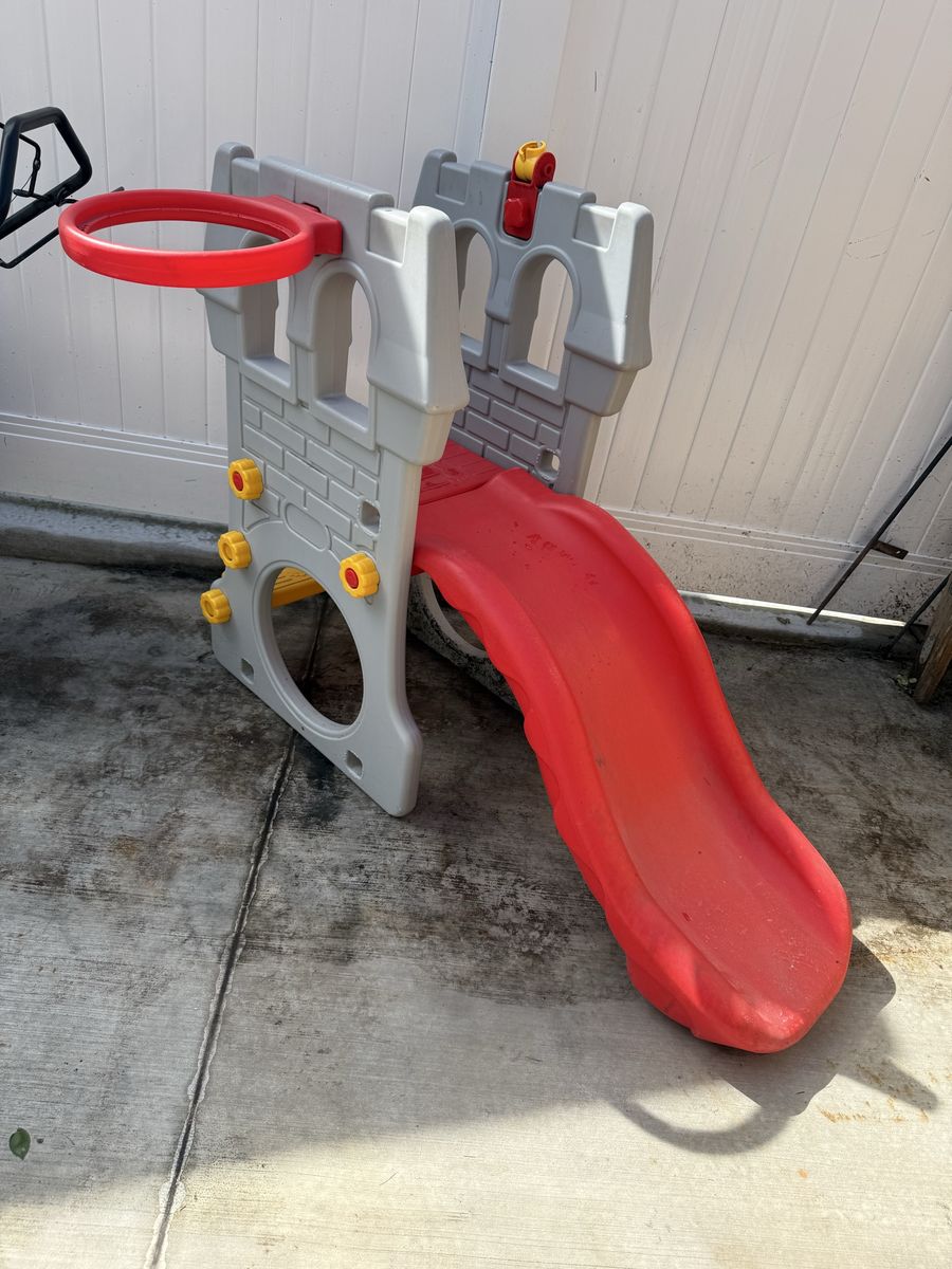 Kids Climber Playgym Needs A Net For The Basketbal