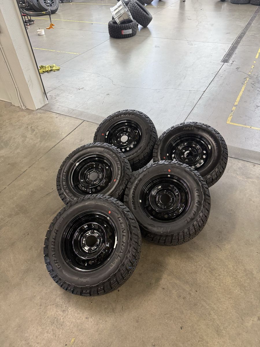 NEW 2026 ram 3500 Dually 17in midnight/ 235/80/17 tires