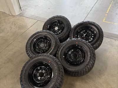 NEW 2026 ram 3500 Dually 17in midnight/ 235/80/17 tires