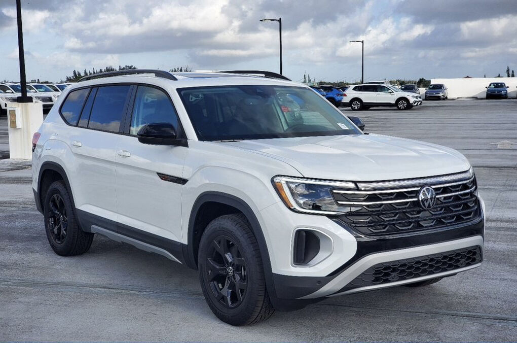 2024 Volkswagen Atlas Peak Edition 4Motion