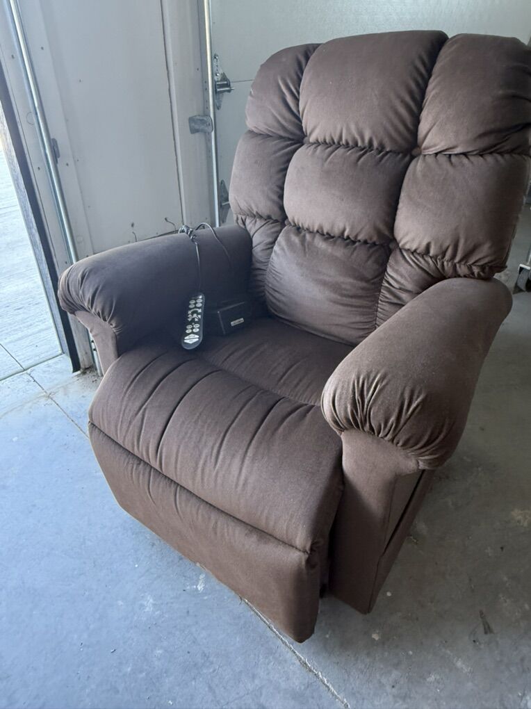 Golden Lift Power Recliner  Cloud PR515