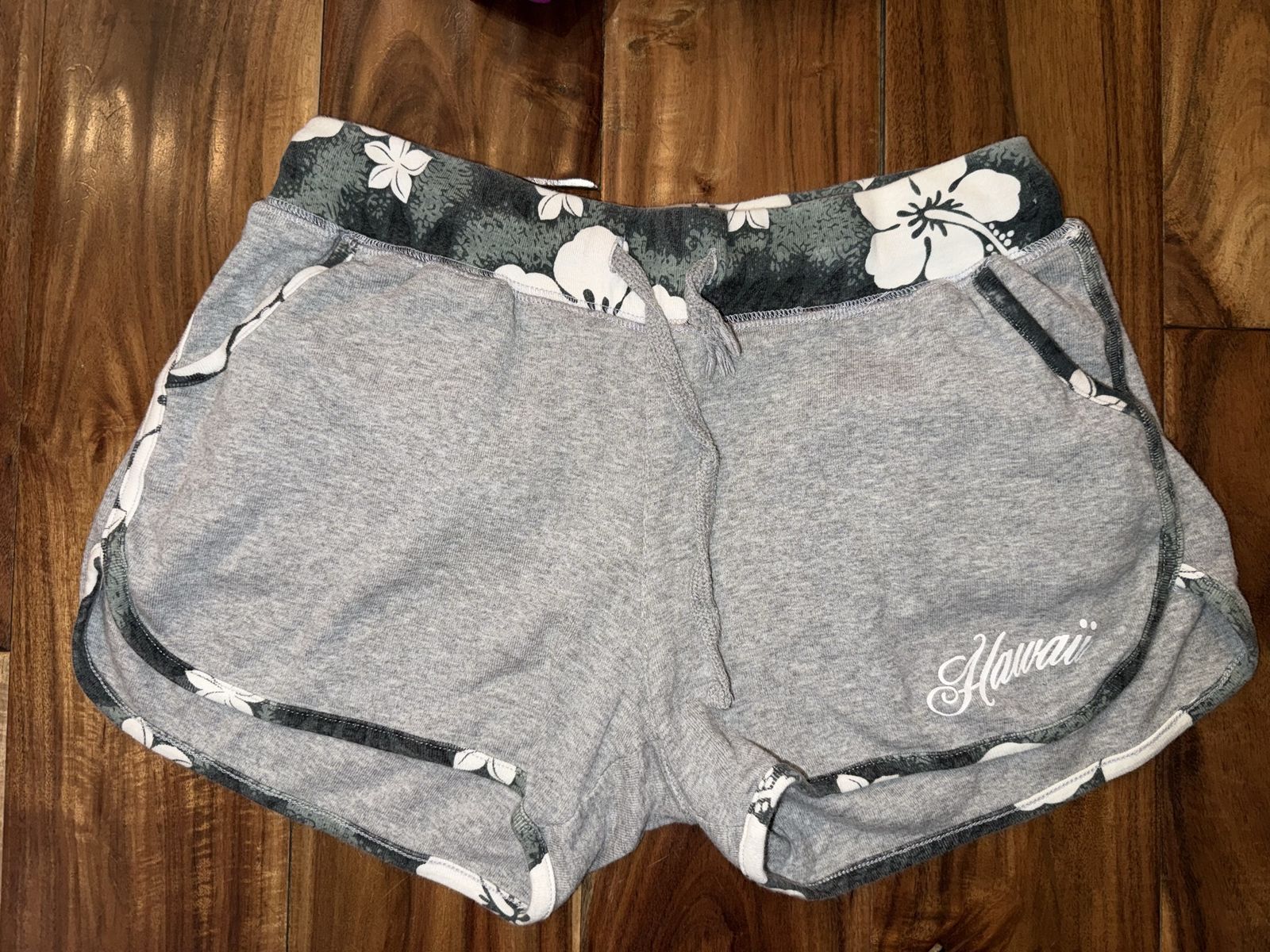 Island Design Hawaii Womens Size Small Board short
