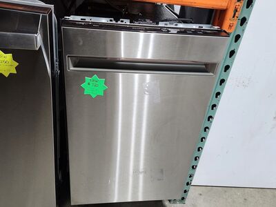 BEAUTIFUL BRAND NEW! GE PROFILE 18INCH STAINLESS STEEL DISHWASHER!