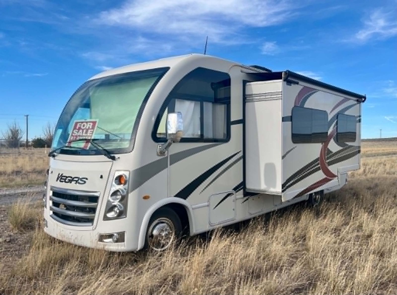 Thor Vegas Class A 24.4 Motorhome - One Owner RV with Slide-Out