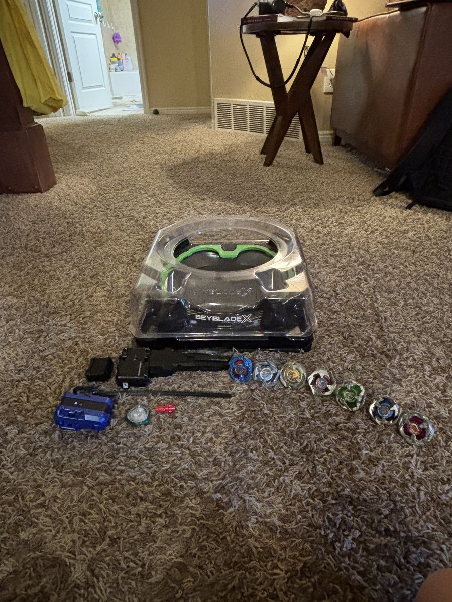 Beyblades set!
