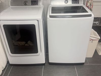 Samsung WA50M7450AW/AA Top Load Washer & DVE50M7450W/A3 Electric Dryer Set White