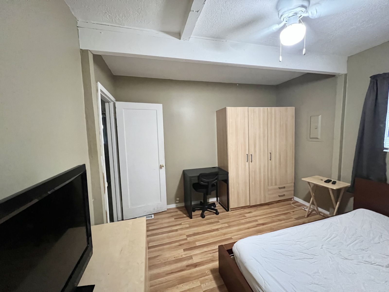 Main image 11