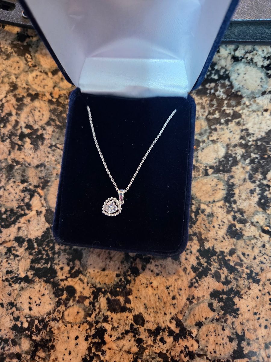 Montana Silversmiths Silver Heart CZ Necklace new in Box!