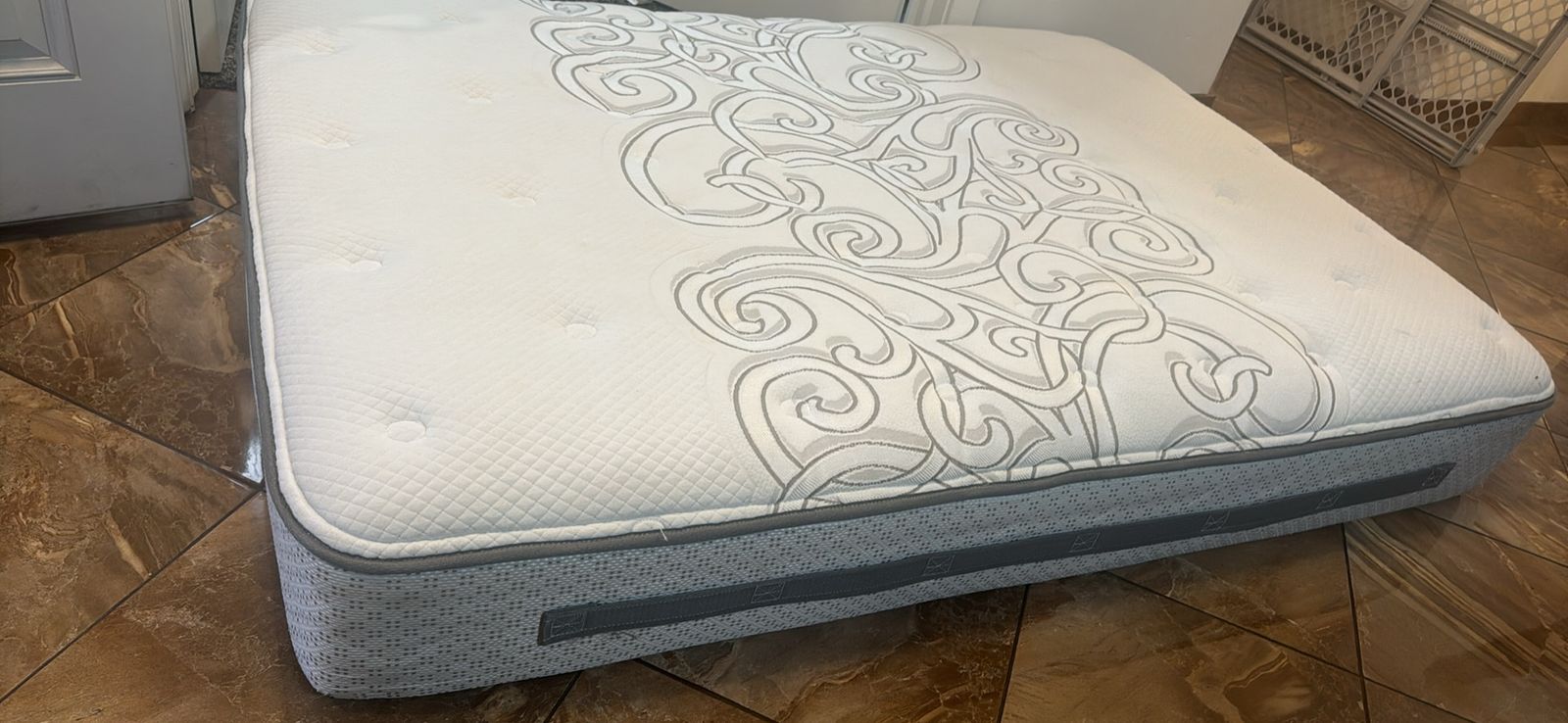 Sealy Posturepedic Marlow Heights Mattress Full size clean like new $90