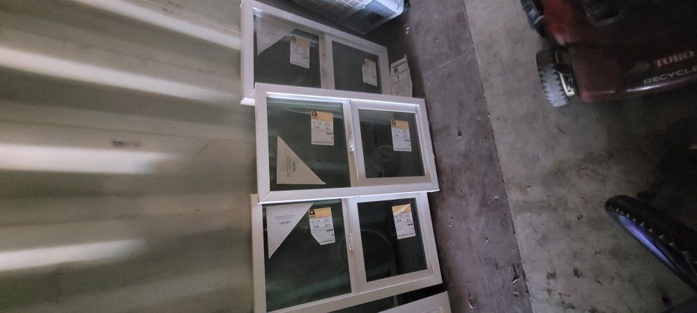 32"5/8 x 18 3/4"single hung $75.00 pc