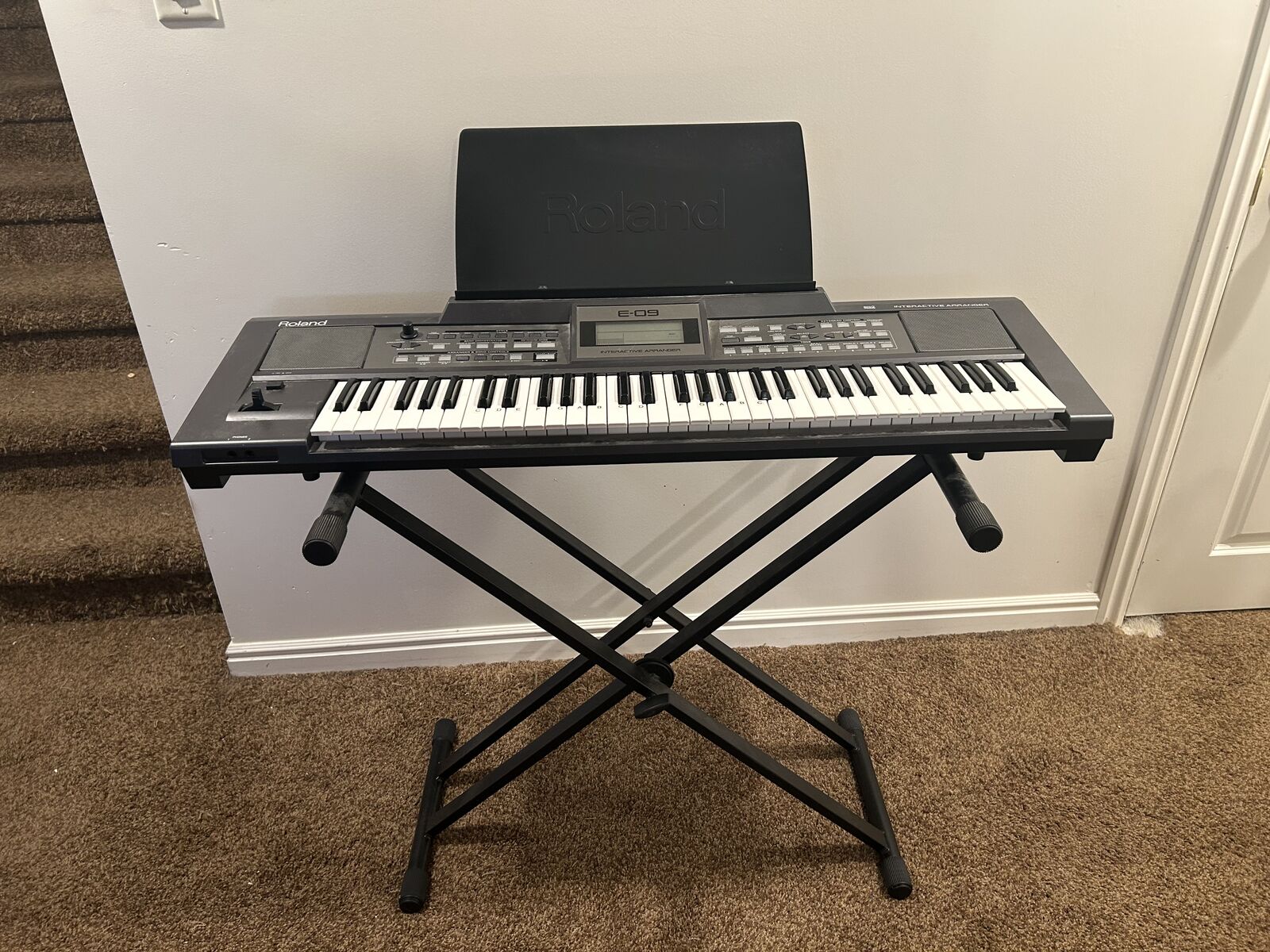 Roland E-09 Interactive Arranger – Used / Like New