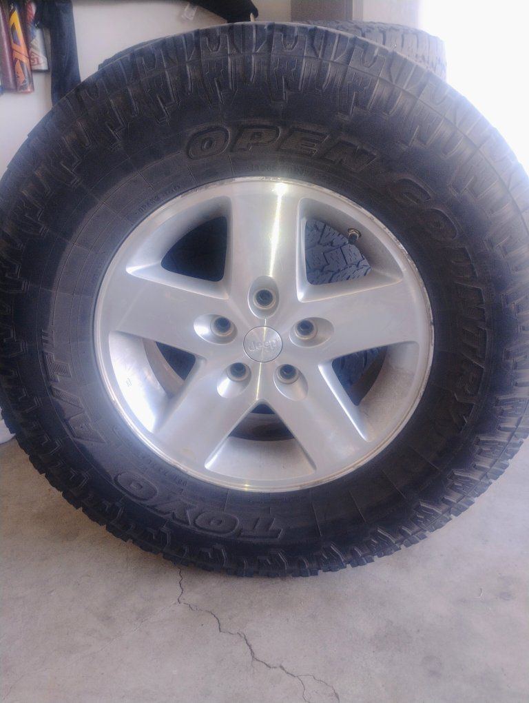 Lt 285/70R17