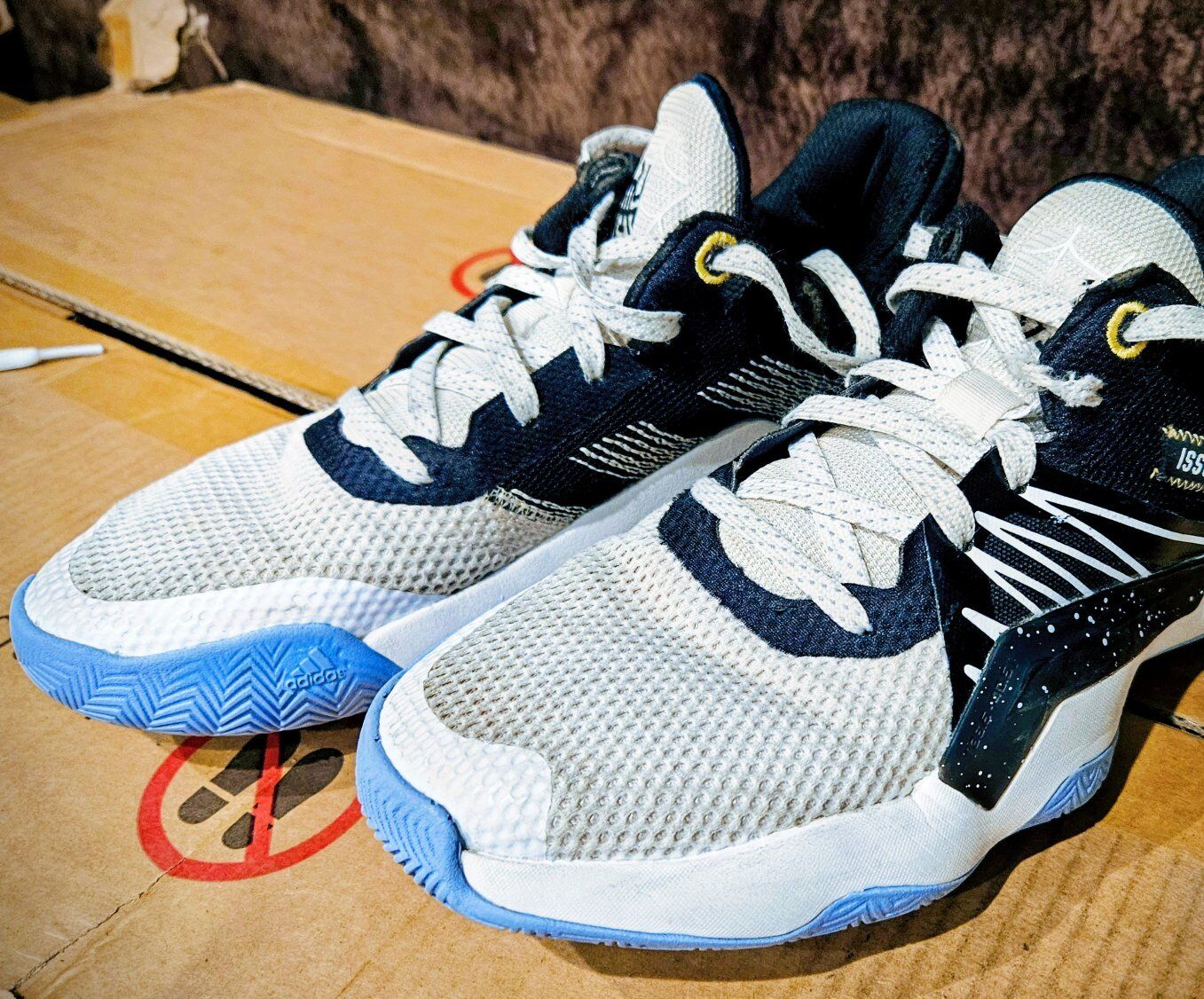 Donovan Mitchell addidas D.O.N. issue 1 basketball