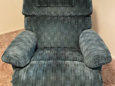 Matching Lazy-Boy recliner and couch with 2 recliners