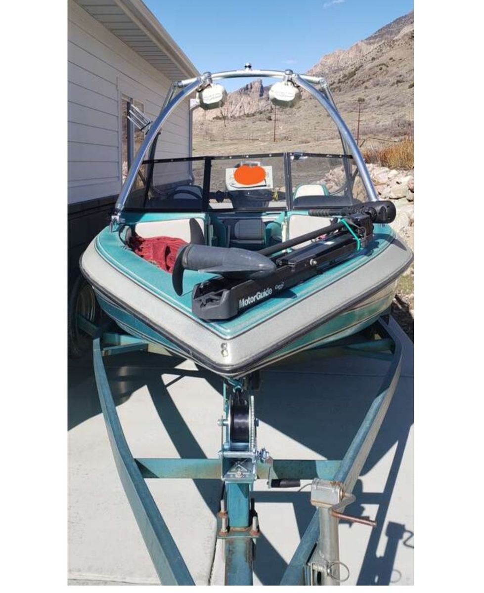 1994 Cajun 2050 Travis Edition ski /bass