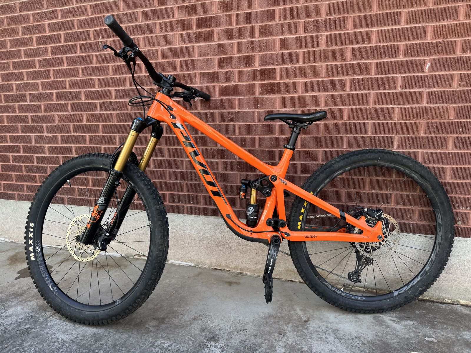 2023 Pivot Firebird Fox Factory Medium OBO