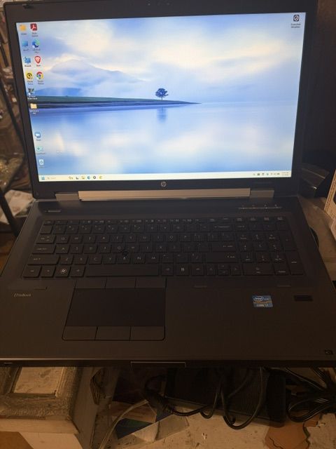 HP Elitebook Workstation. i7 2nd gen 2500mhz. dual drives.