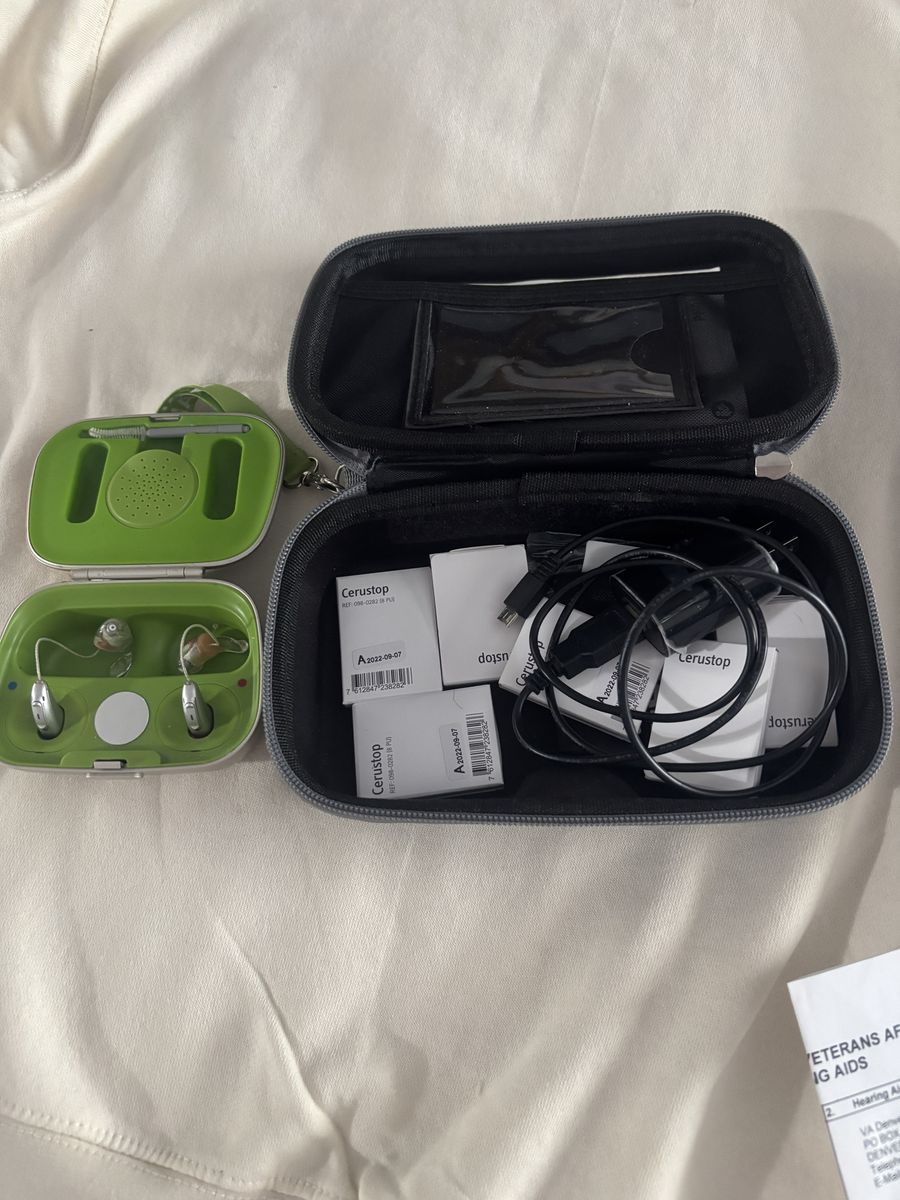 Phonak Audeo M90-R Hearing Aids - Pair with Charging Case & Accessories (UsedExcellent)