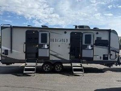 2023 ROCKWOOD ULTRA LITE 2608BS W/ MANY EXTRAS