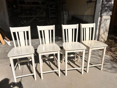 Set of 4 White Counter Height Wooden Bar Stools