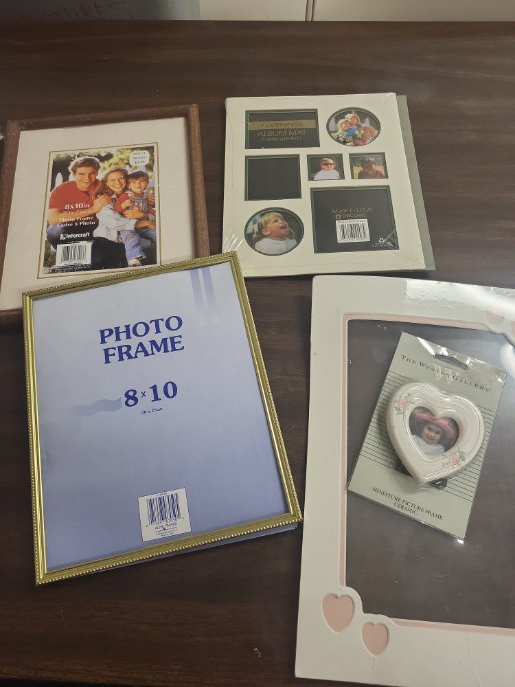 The Weston Galle Miniature Ceramic Heart Picture Frame - New in Package