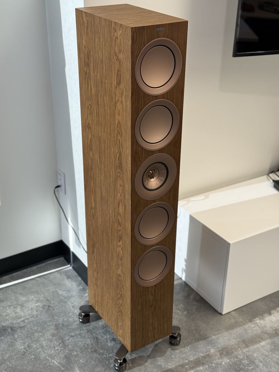 KEF R11 Flagship Fooorstanding speakers