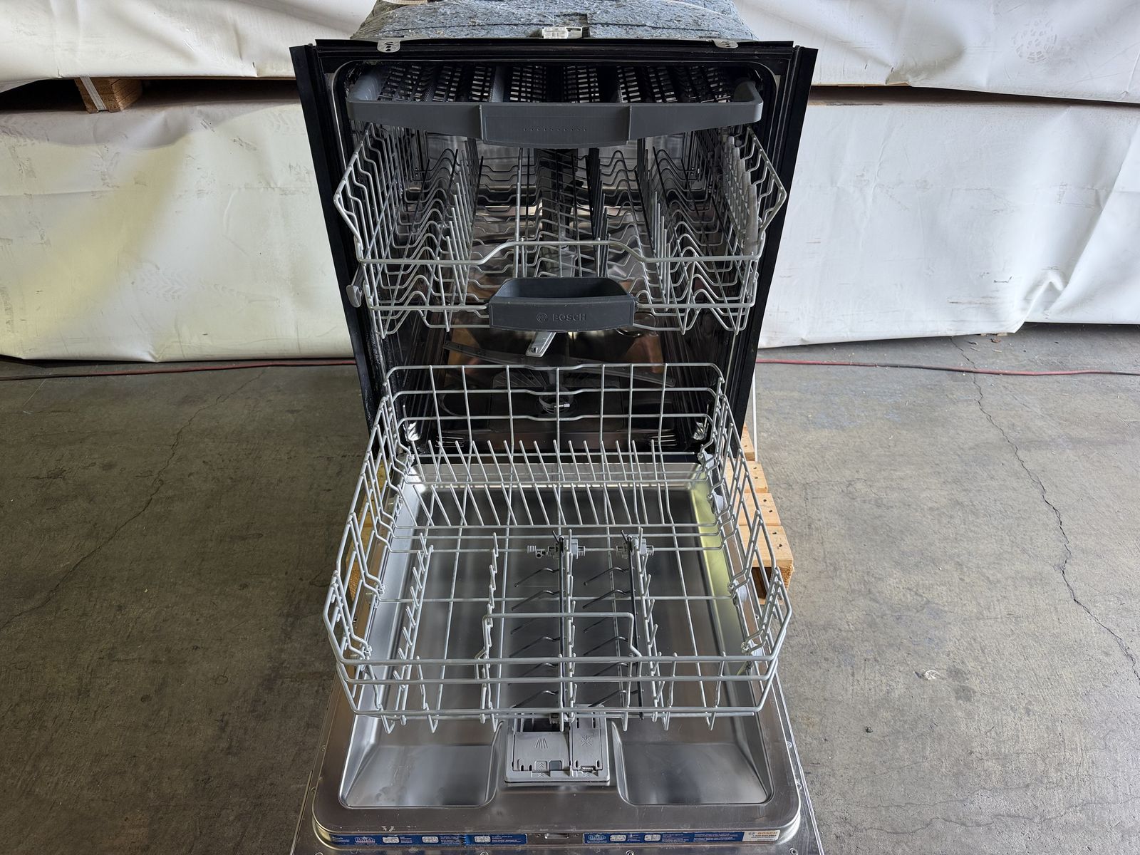 Main image 6