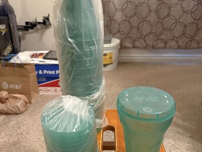 14 Brand New Plastic Tumblers with Lids