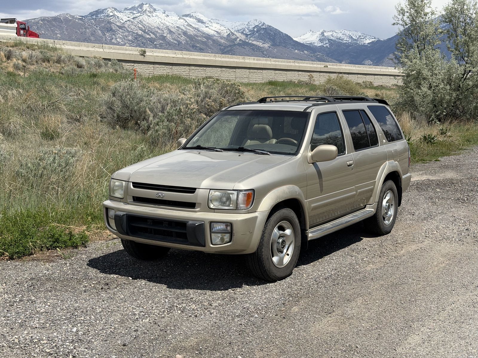 1999 INFINITI QX4