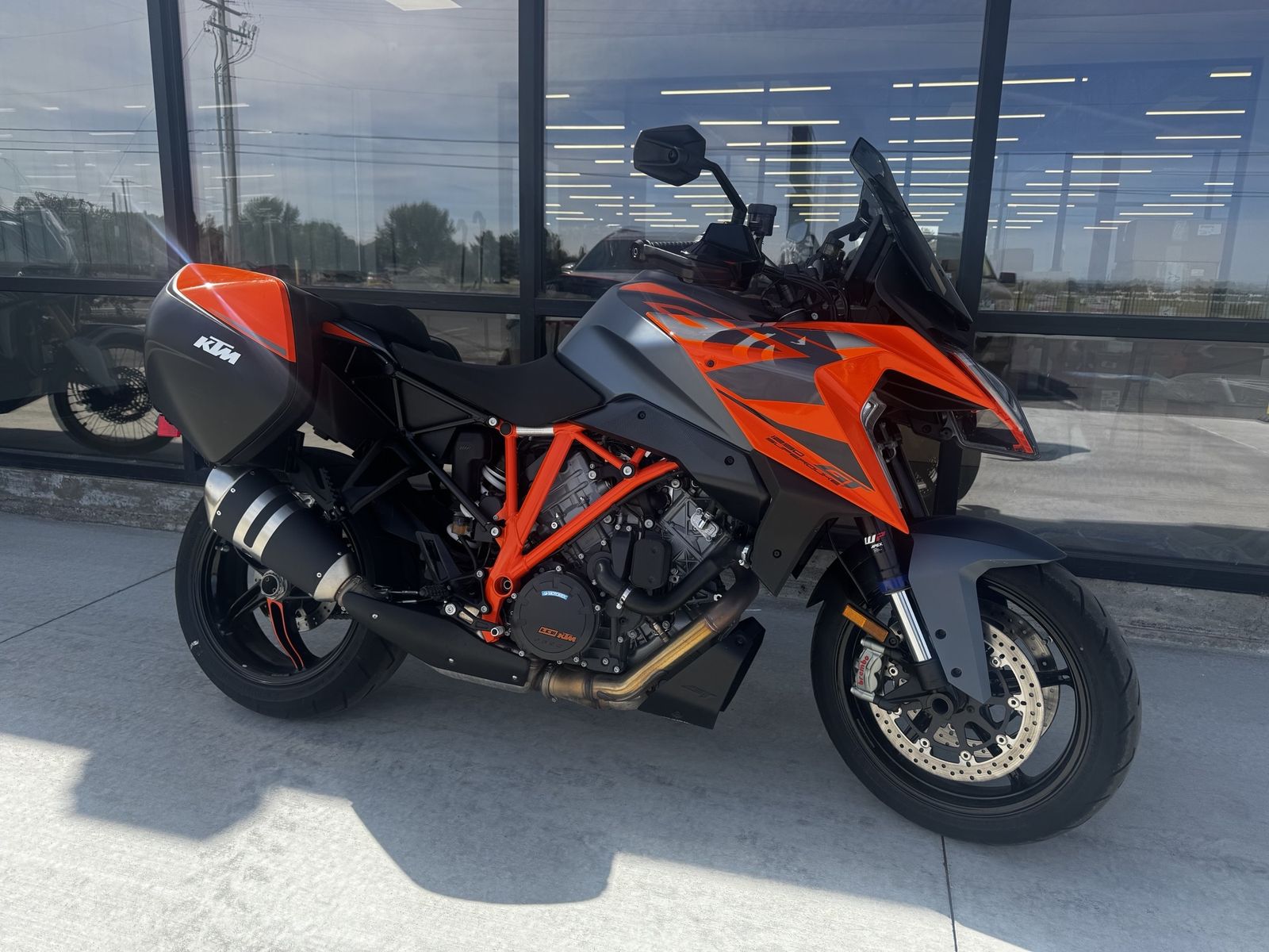 2024 KTM 1290 Super Duke GT