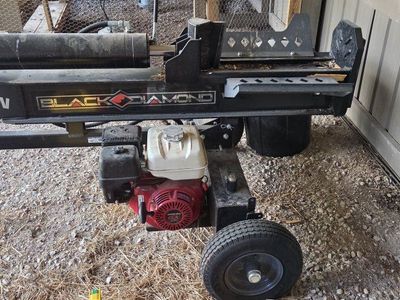 Black Diamond 38-Ton Log Splitter with Honda GX270 Engine