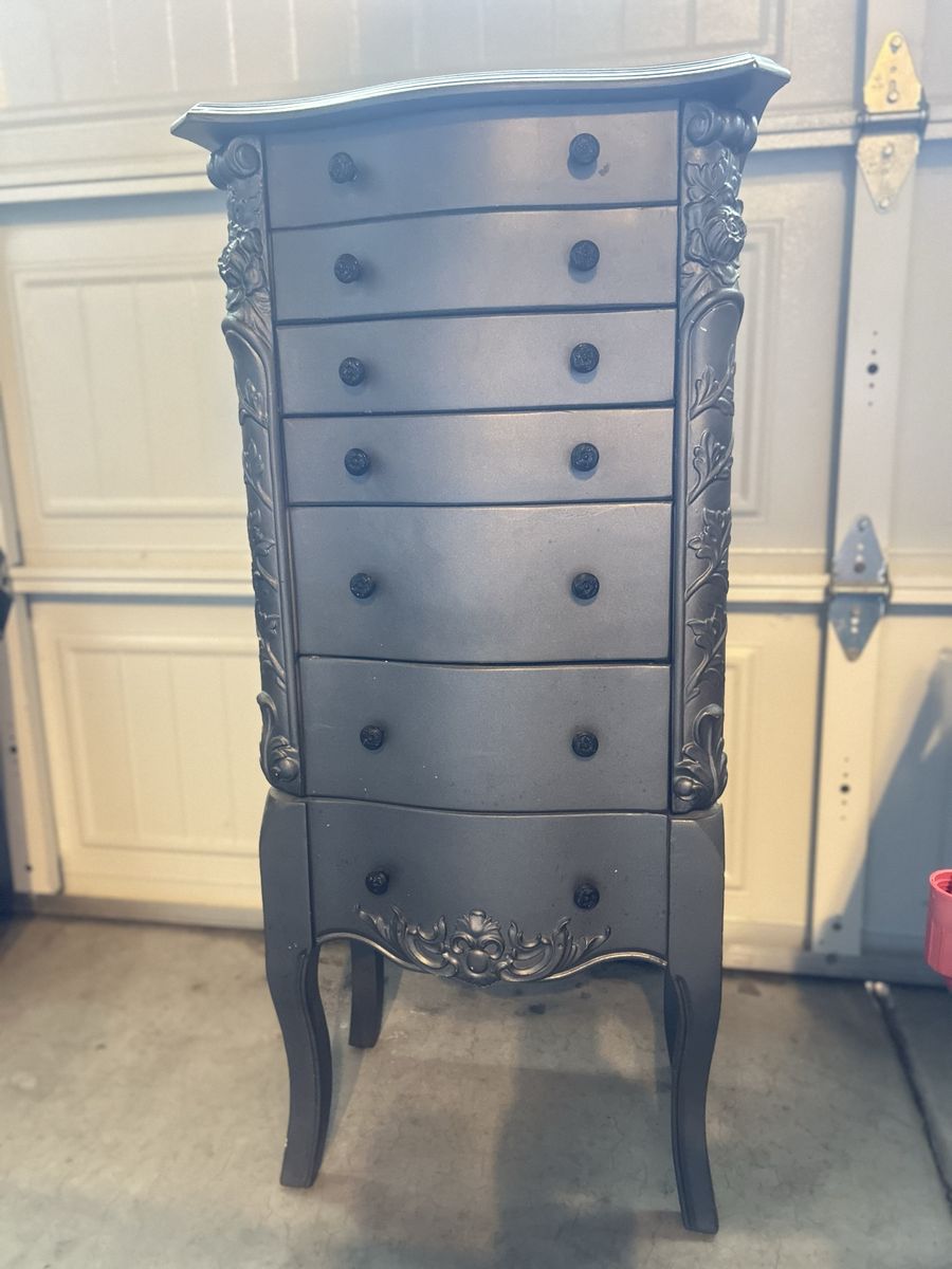 Jewelry armoire