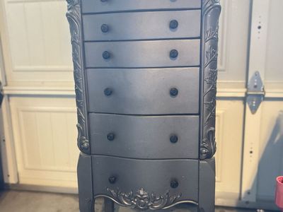 Jewelry armoire