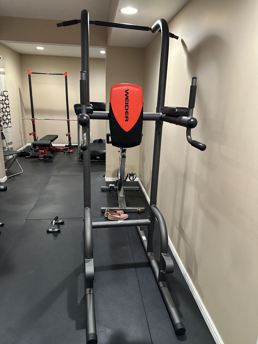 Weider Power Tower with 4 Workout Stations