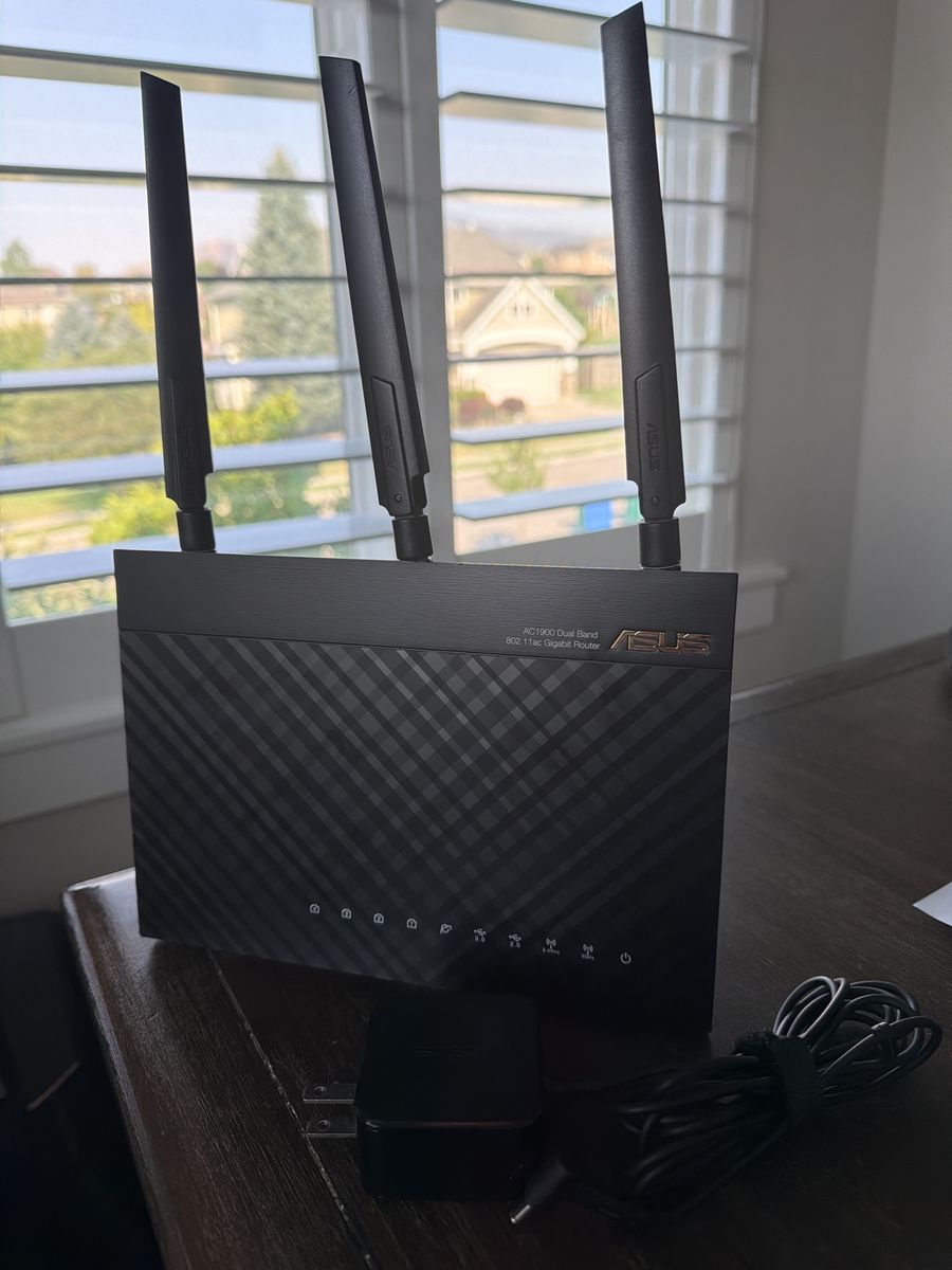 ASUS AC1900 Dual Band 802.11ac Gigabit Wi-Fi Router with Power Adapter