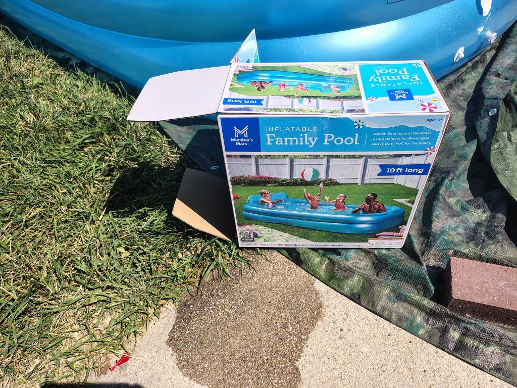 Member's Mark Inflatable Family Pool 10ft Long with Bench Seating and Cupholders
