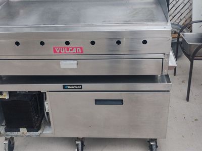 Vulcan Commercial 4-Burner Gas Stove with Delifield Refrigerated Base