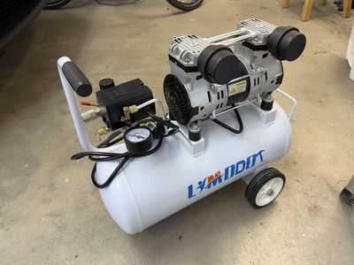 Limodot Quiet 5 Gallon Electric Air Compressor, 2.8CFM @ 90PSI, Oil-Free, 68dB