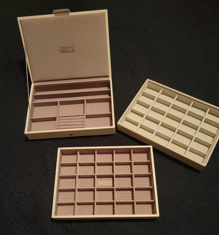 Stackers 3‑Layer Magnetic Jewelry Box — $55 OBO