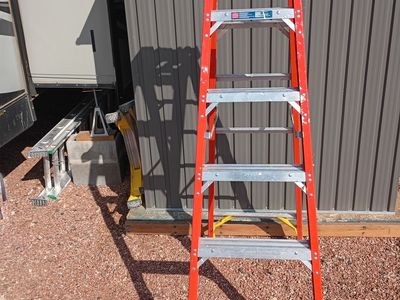 6 foot fiberglass ladder
