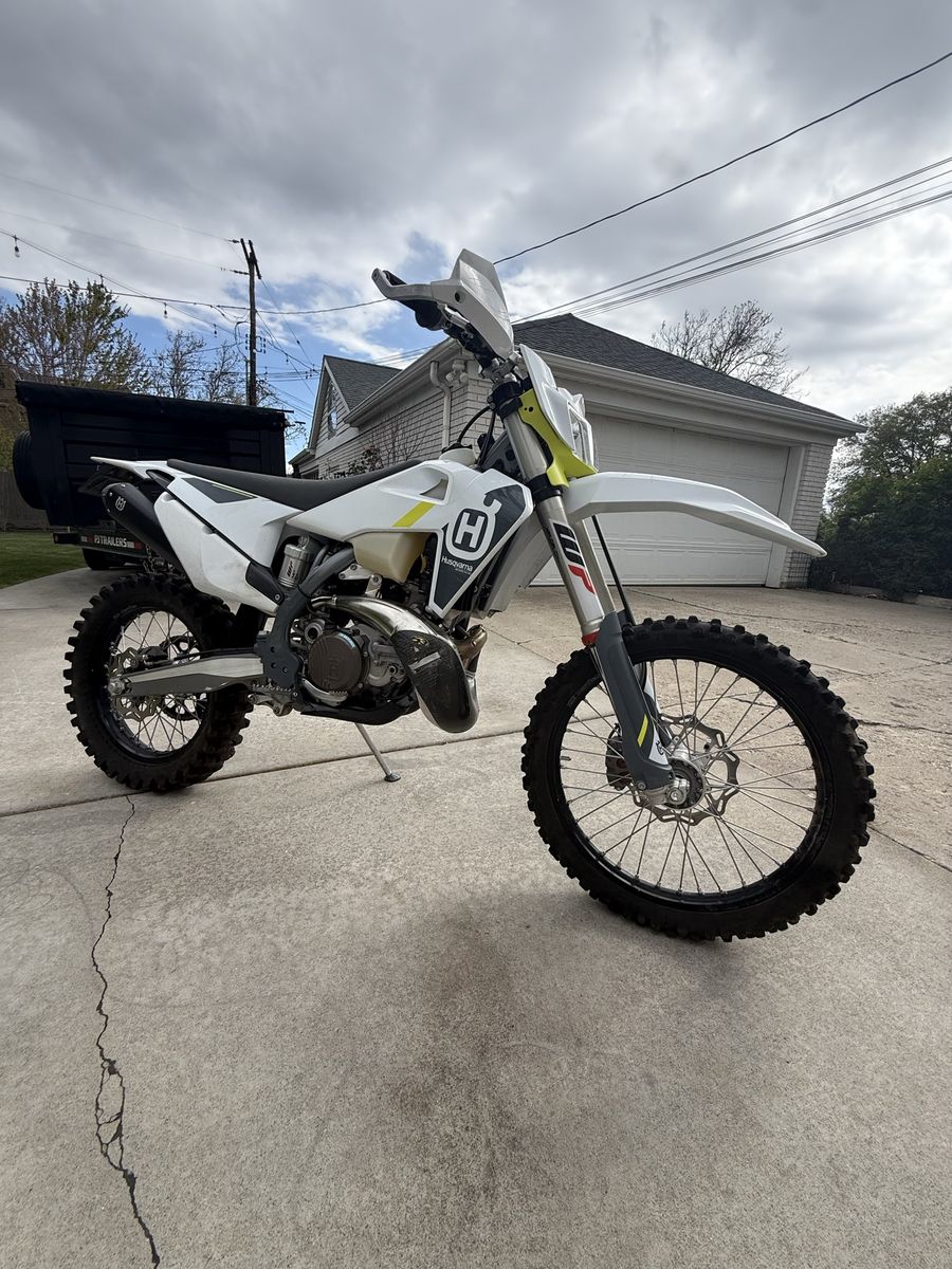 2022 Husqvarna 250 TE low hours