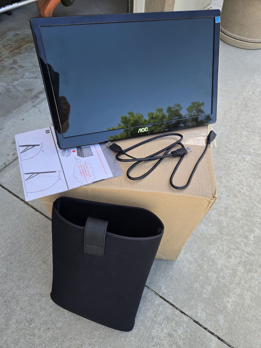 AOC E1659FWU 16" USB 3.0 Portable LED Monitor with Carrying Case