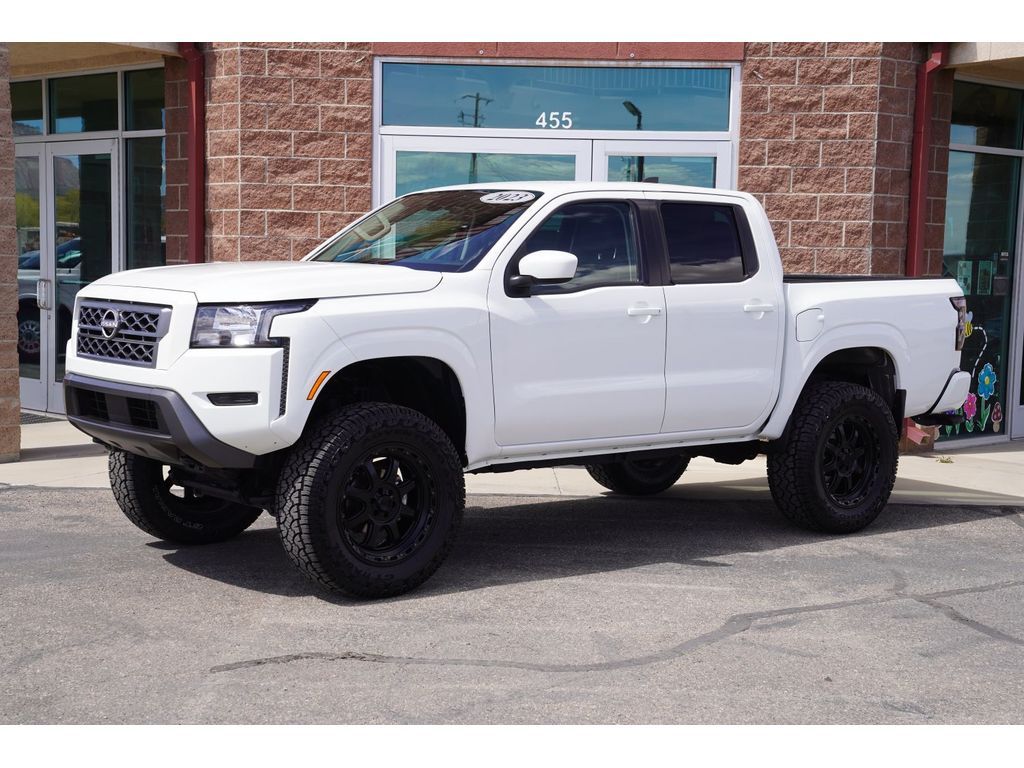 2023 Nissan Frontier SV