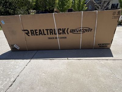 New REALTRUCK UnderCover UX42018 Truck Bed Cover for 6.5 ft bed length
