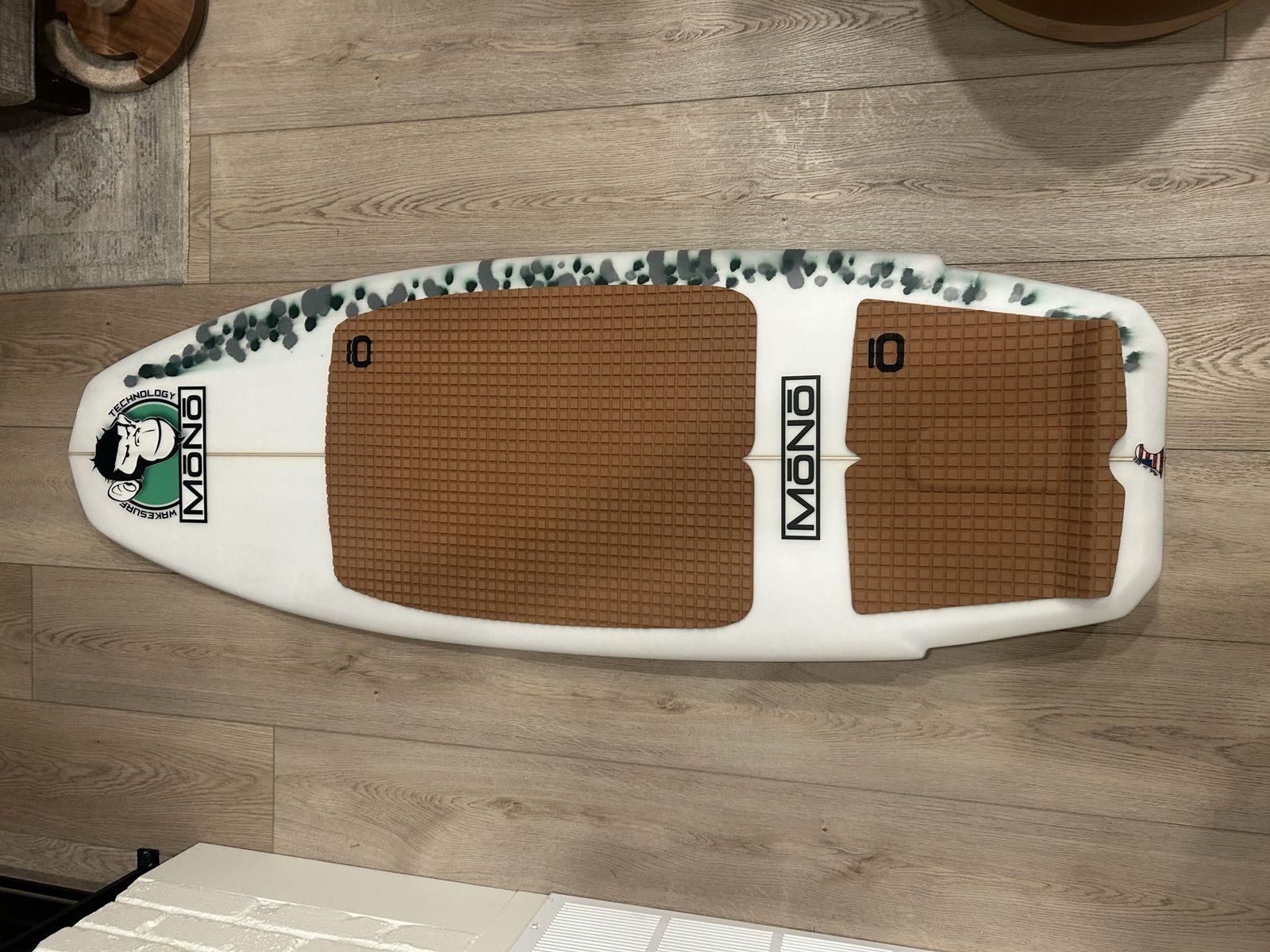Mōnō surf board