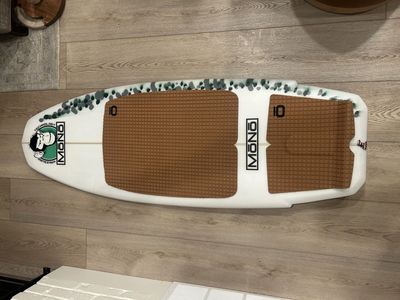 Mōnō surf board