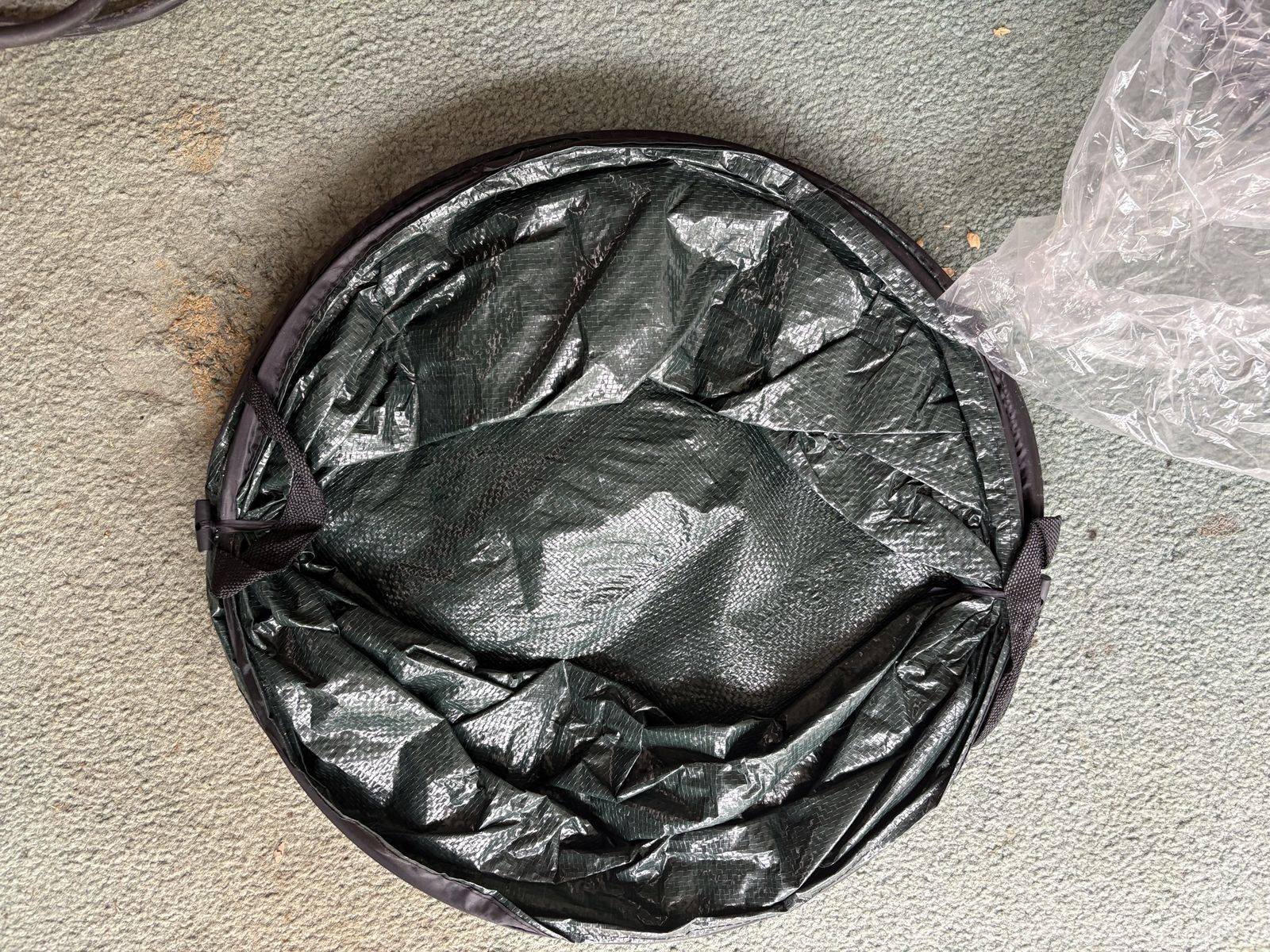 Collapsible garbage can